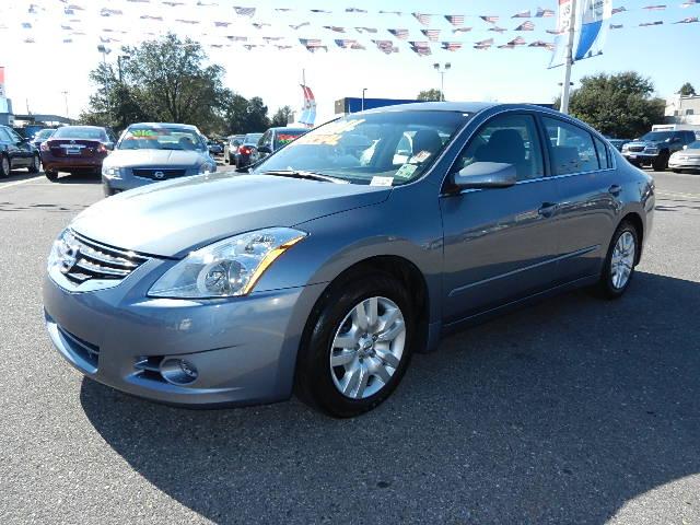 Nissan Altima 2011 photo 2