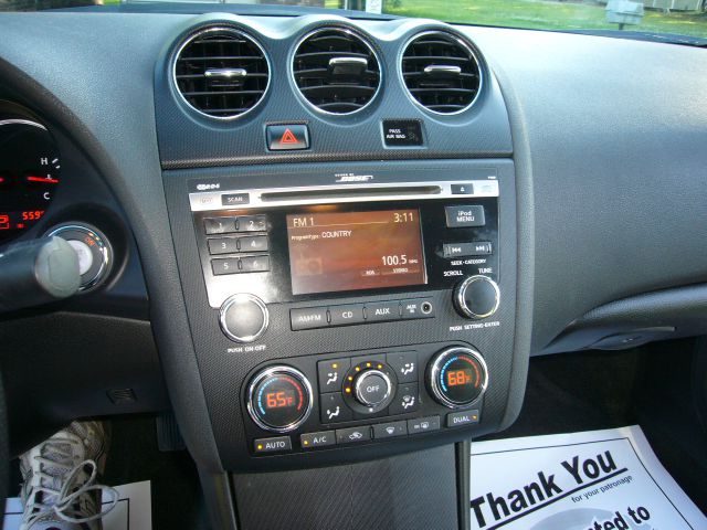 Nissan Altima 2011 photo 16