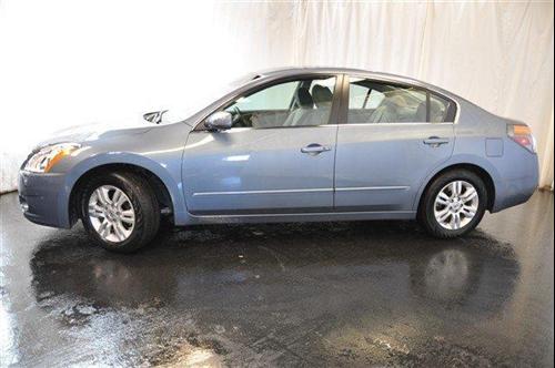 Nissan Altima 2011 photo 2