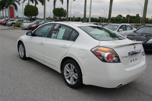 Nissan Altima 2011 photo 3