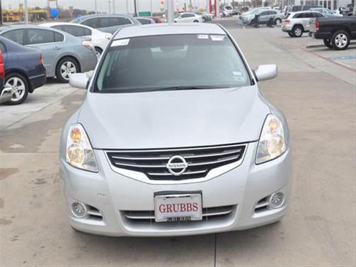 Nissan Altima 2011 photo 1