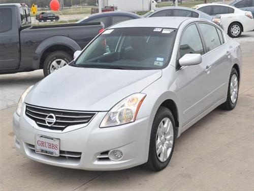 Nissan Altima 2011 photo 2
