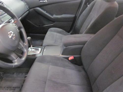 Nissan Altima 2011 photo 1
