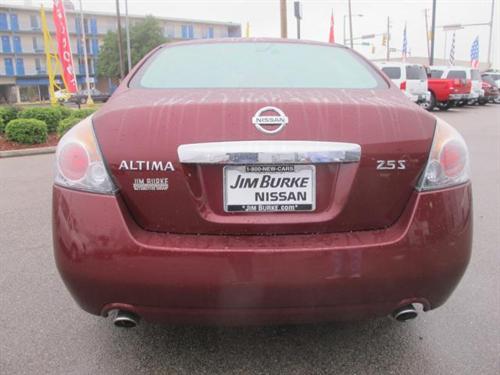 Nissan Altima 2011 photo 3