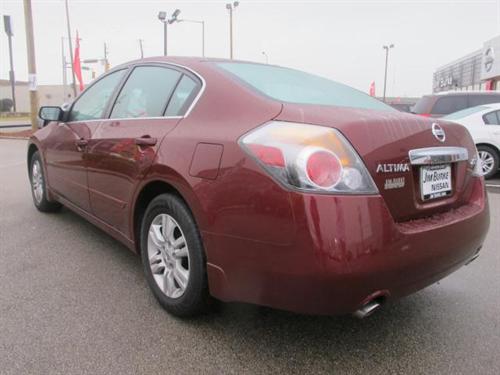 Nissan Altima 2011 photo 4
