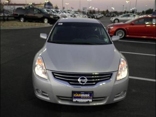 Nissan Altima 2011 photo 1