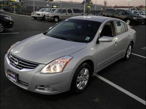 Nissan Altima 2011 photo 2