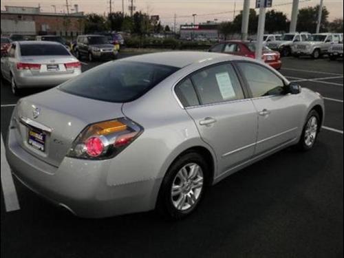 Nissan Altima 2011 photo 4