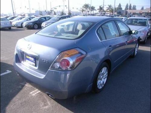 Nissan Altima 2011 photo 4