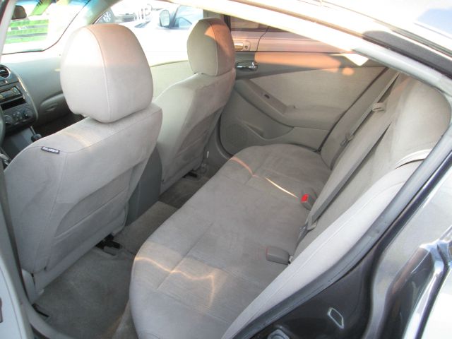 Nissan Altima 2011 photo 1