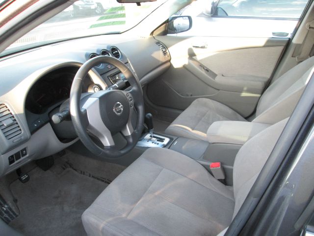 Nissan Altima 2011 photo 2