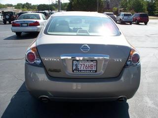 Nissan Altima 2011 photo 1