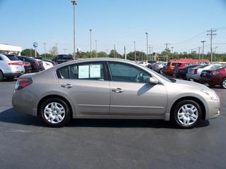 Nissan Altima 2011 photo 2