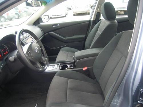 Nissan Altima 2011 photo 1