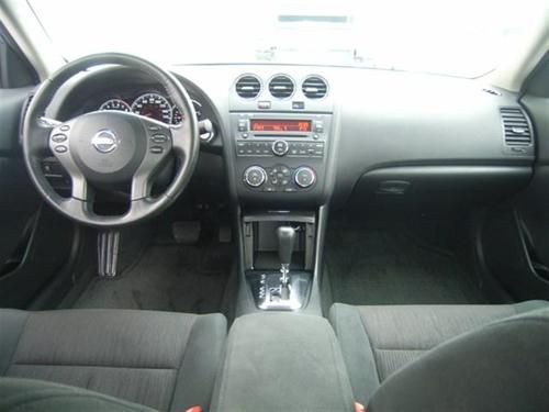 Nissan Altima 2011 photo 2
