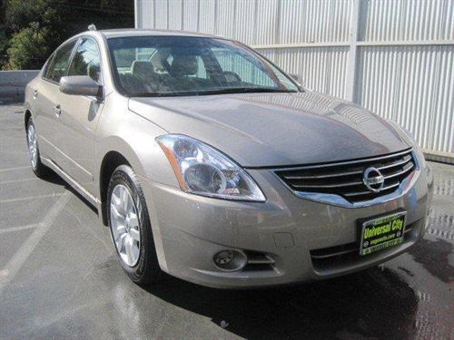 Nissan Altima 2011 photo 1