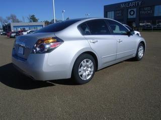 Nissan Altima 2011 photo 4