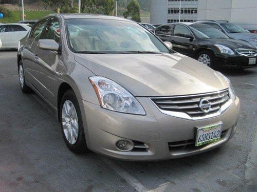 Nissan Altima 2011 photo 1