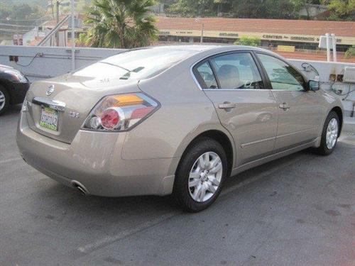 Nissan Altima 2011 photo 3