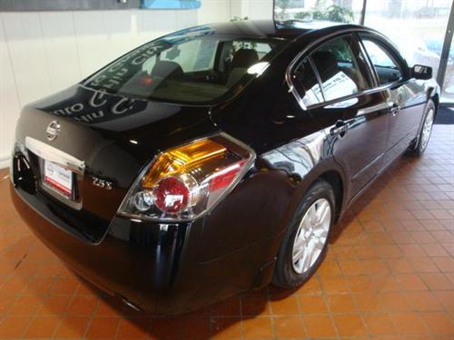 Nissan Altima 2011 photo 4