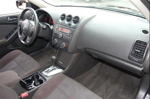 Nissan Altima 2011 photo 4