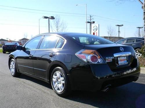 Nissan Altima 2011 photo 2