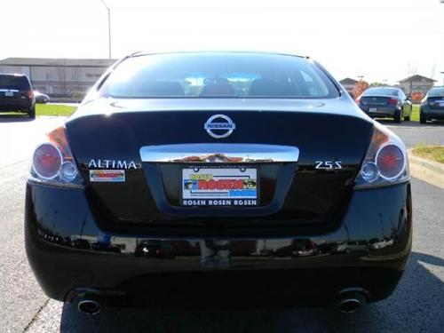 Nissan Altima 2011 photo 3