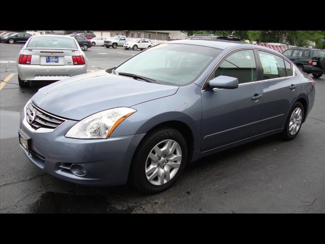 Nissan Altima 2011 photo 1