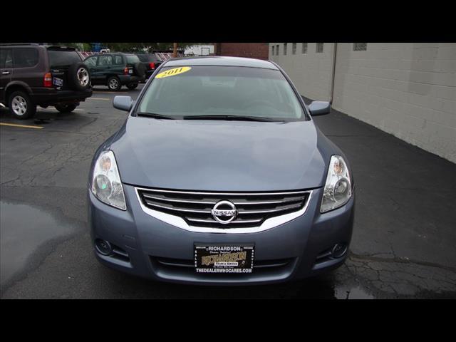 Nissan Altima 2011 photo 3