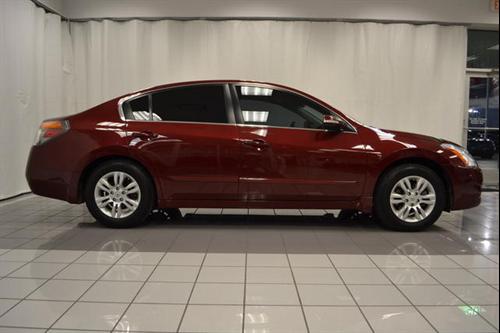 Nissan Altima 2011 photo 1
