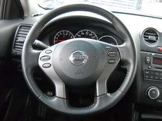 Nissan Altima 2011 photo 2