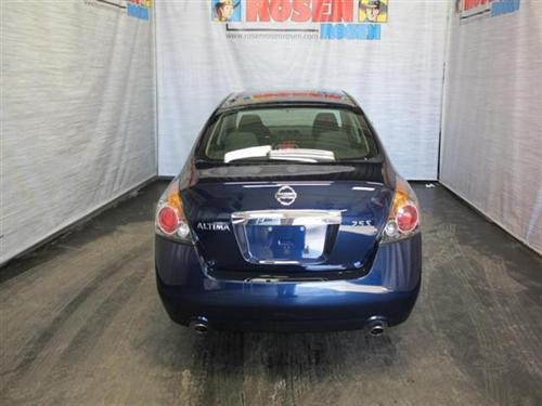 Nissan Altima 2011 photo 4