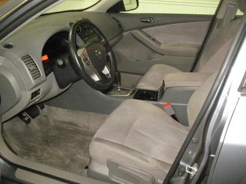 Nissan Altima 2011 photo 1