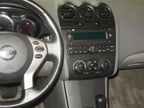 Nissan Altima 2011 photo 2