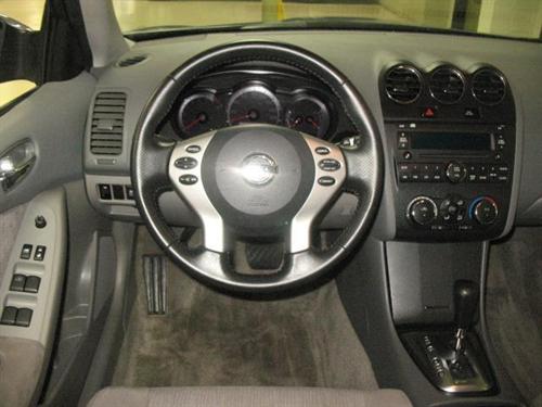 Nissan Altima 2011 photo 4