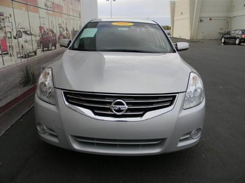 Nissan Altima 2011 photo 2