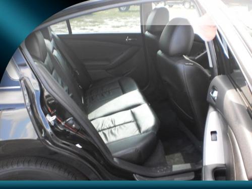 Nissan Altima 2011 photo 2