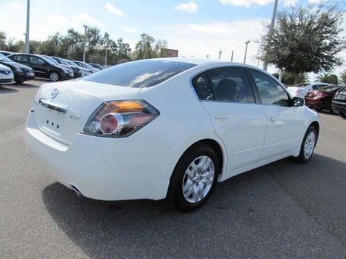Nissan Altima 2011 photo 2