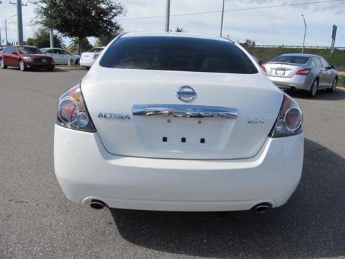 Nissan Altima 2011 photo 3