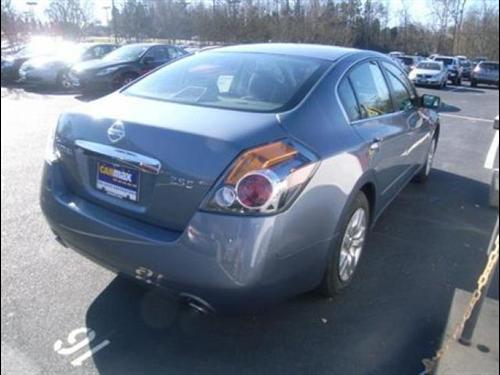 Nissan Altima 2011 photo 3