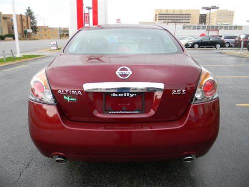 Nissan Altima 2011 photo 4