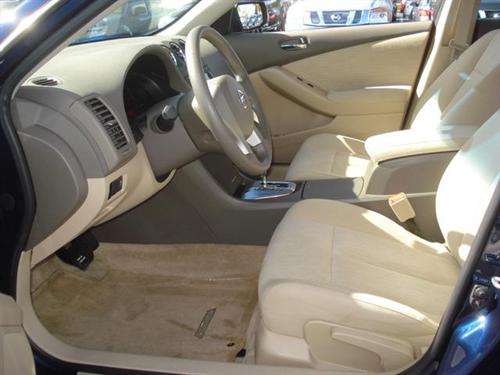 Nissan Altima 2011 photo 2