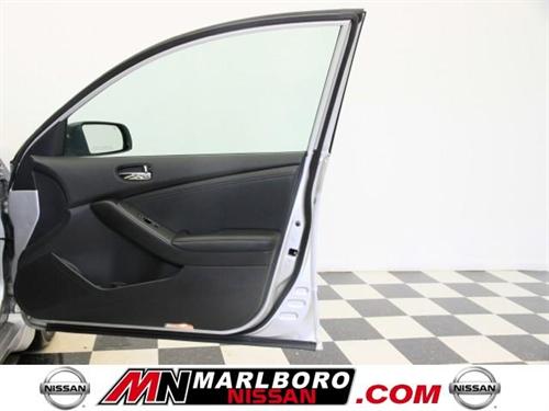 Nissan Altima 2011 photo 1