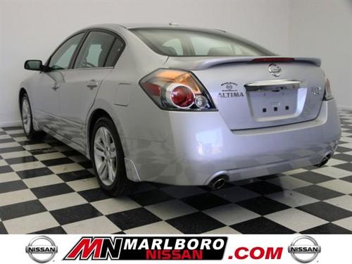 Nissan Altima 2011 photo 2