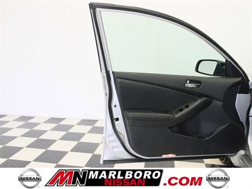 Nissan Altima 2011 photo 4