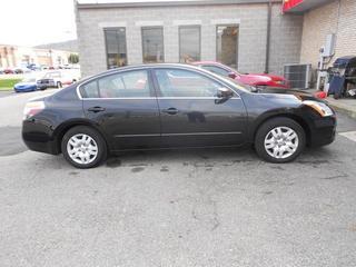 Nissan Altima 2011 photo 1