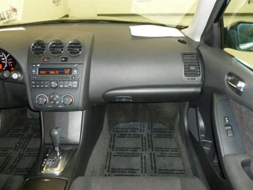 Nissan Altima 2011 photo 1