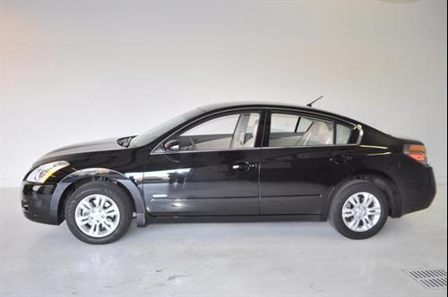 Nissan Altima 2011 photo 4