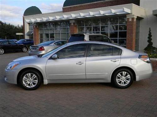 Nissan Altima 2011 photo 1