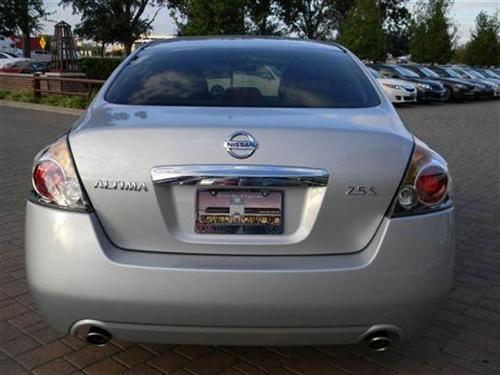 Nissan Altima 2011 photo 3